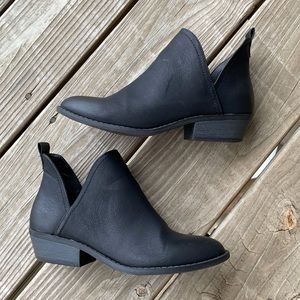 Women’s Black Boots / Booties Size 6